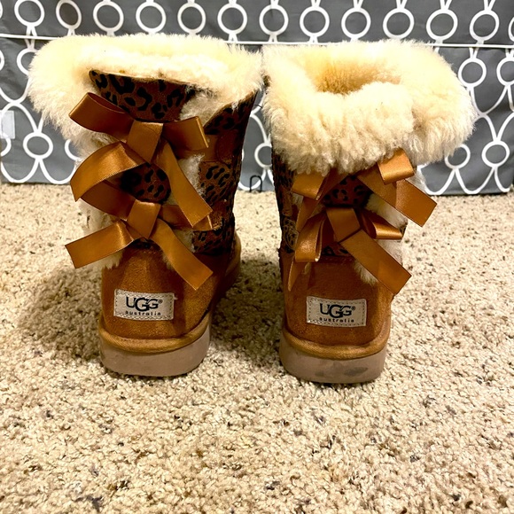 Cheetah print UGGS - Picture 3 of 3